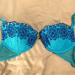 New with tags Victoria Secret Very Sexy Bra.